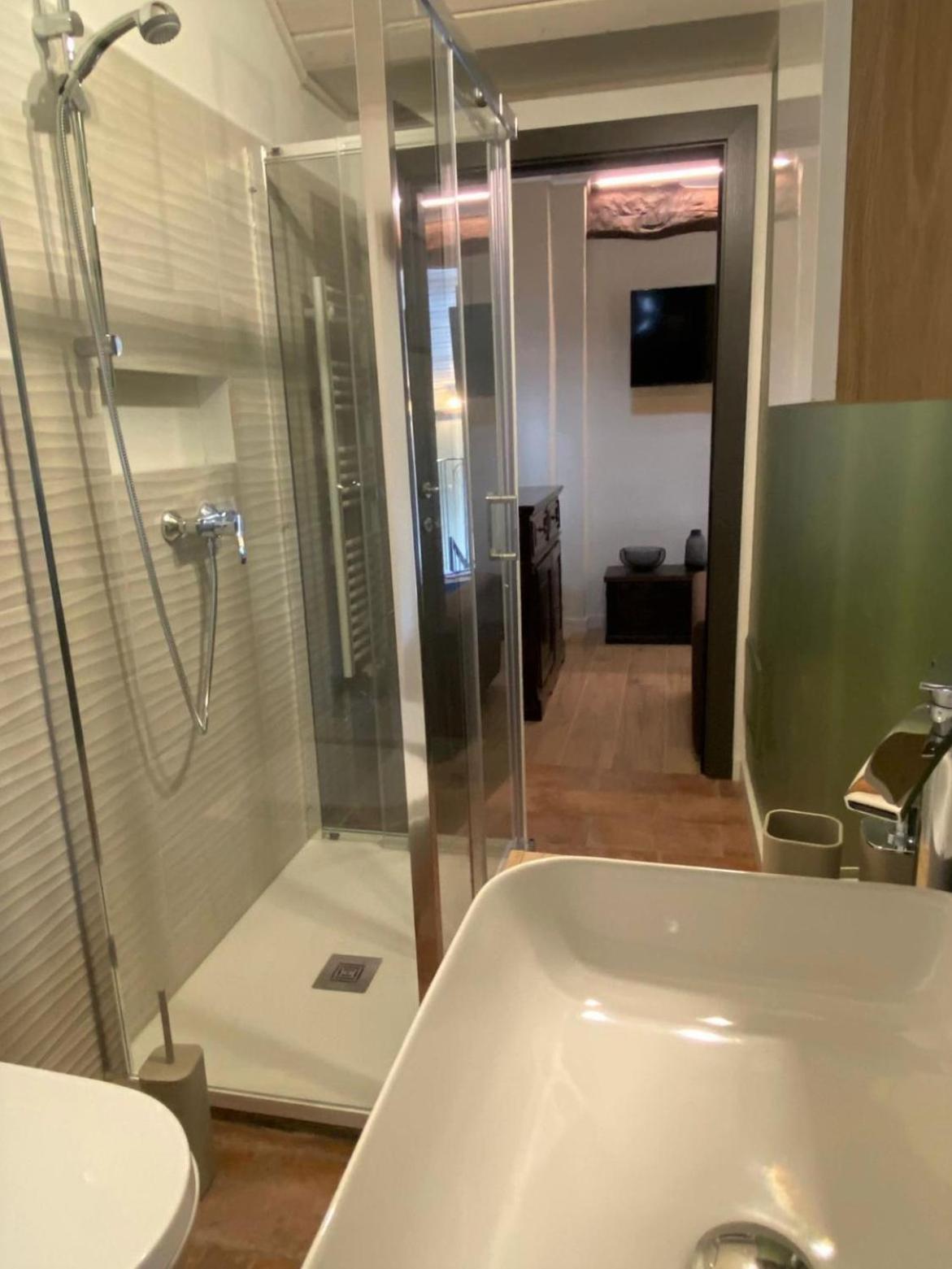 Argegno'S River - Central Apartment Lake View الغرفة الصورة
