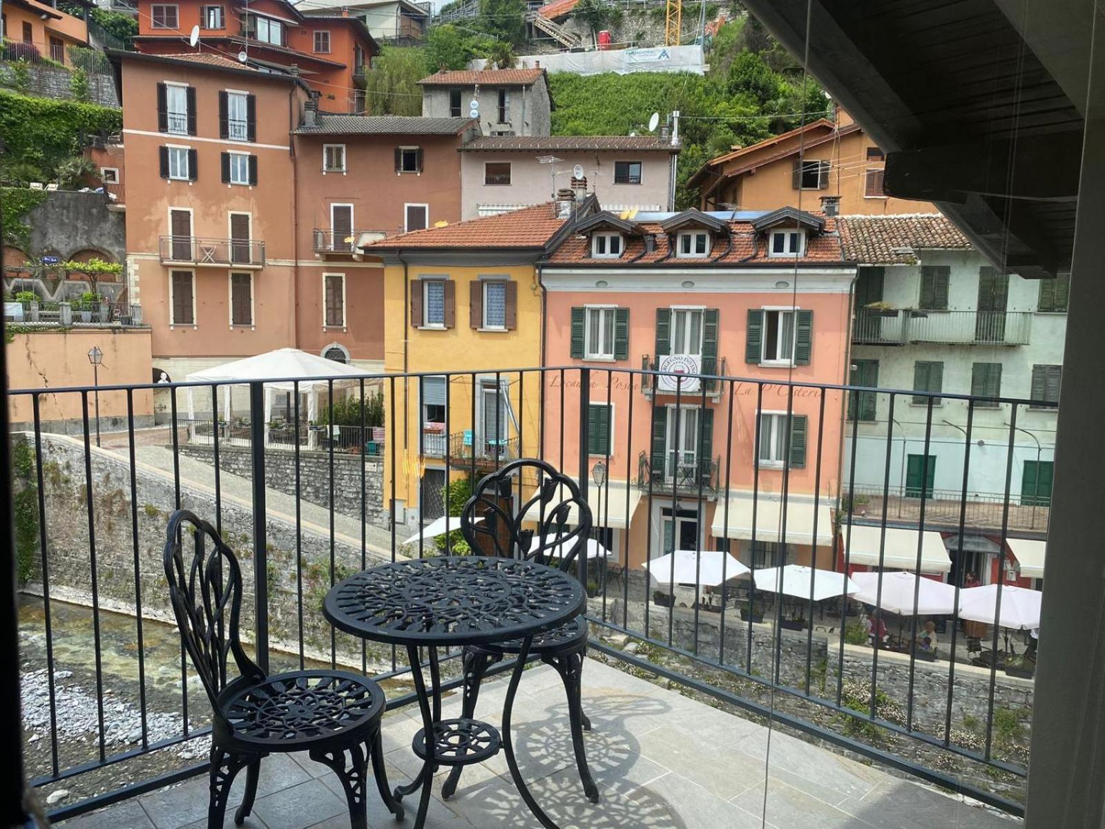 Argegno'S River - Central Apartment Lake View الغرفة الصورة