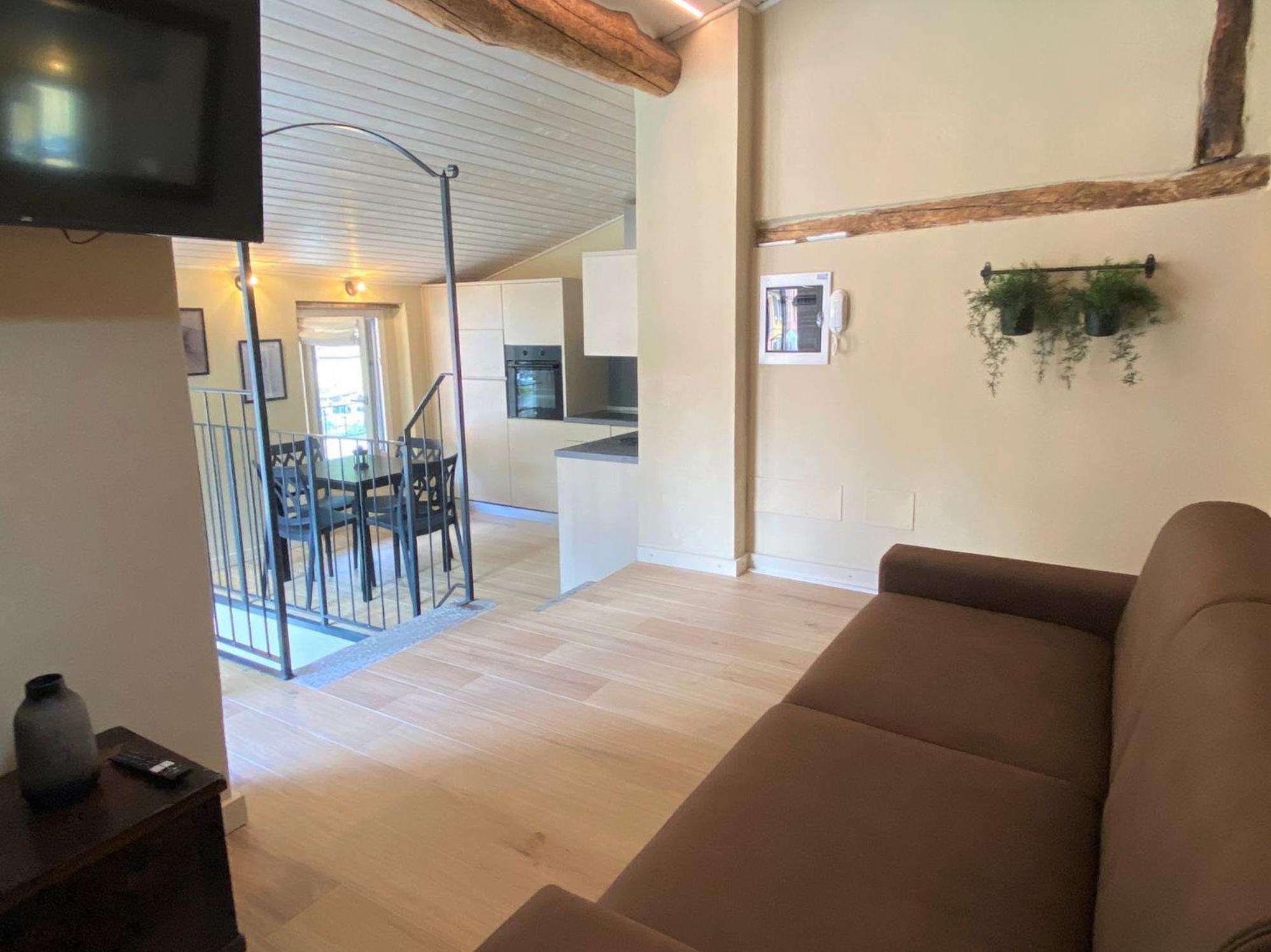 Argegno'S River - Central Apartment Lake View الغرفة الصورة